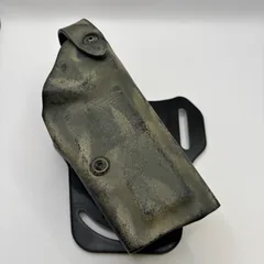 Duty holster on the Mid-Drop R.O.E.t8 backplate, top view